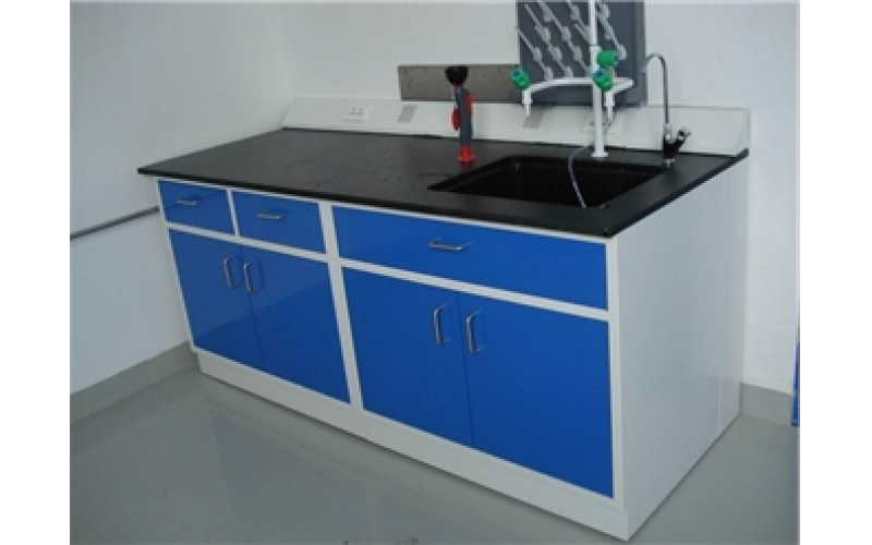 　實驗臺廠家大力宣傳提高安全意識